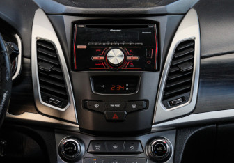 Подержанный автомобиль SsangYong Actyon 2014 года (10 фото)