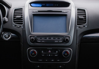 Подержанный автомобиль Kia Sorento 2013 года (14 фото)