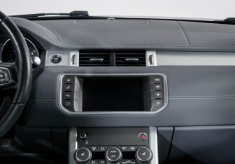 Подержанный автомобиль Land Rover Range Rover Evoque 2017 года (13 фото)