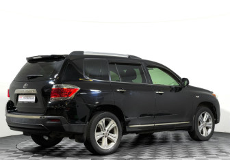 Подержанный автомобиль Toyota Highlander 2013 года (5 фото)