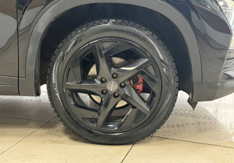 Подержанный автомобиль Omoda C5 2023 года (4 фото)