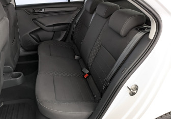 Подержанный автомобиль Skoda Rapid Liftback 2021 года (18 фото)