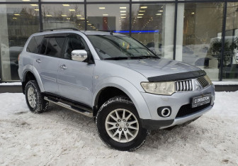 Подержанный автомобиль Mitsubishi Pajero Sport 2010 года (3 фото)