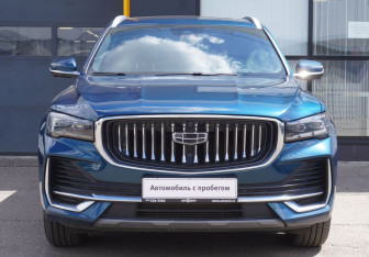 Подержанный автомобиль Geely Monjaro 2023 года (2 фото)
