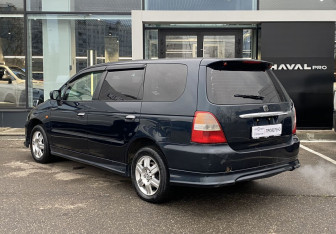 Подержанный автомобиль Honda Odyssey Compactvan 2000 года (7 фото)
