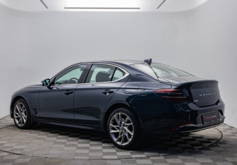 Подержанный автомобиль Genesis G70 2021 года (3 фото)