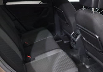 Подержанный автомобиль Volkswagen Tiguan 2019 года (20 фото)