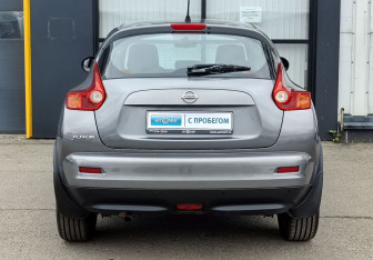 Подержанный автомобиль Nissan Juke 2013 года (6 фото)