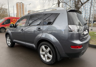 Подержанный автомобиль Mitsubishi Outlander 2008 года (6 фото)