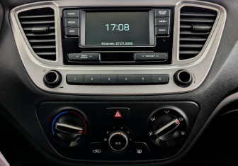 Подержанный автомобиль Hyundai Solaris Sedan 2020 года (15 фото)