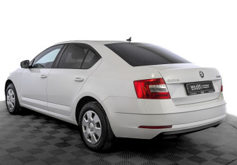 Подержанный автомобиль Skoda Octavia Liftback 2018 года (7 фото)
