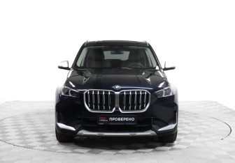 Подержанный автомобиль BMW X1 2023 года (2 фото)