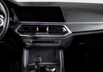 Подержанный автомобиль BMW X6 2022 года (13 фото)
