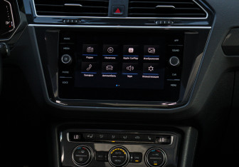 Подержанный автомобиль Volkswagen Tiguan 2019 года (10 фото)