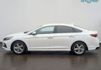 Подержанный автомобиль Hyundai Sonata 2018 года (8 фото)