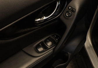 Подержанный автомобиль Nissan X-Trail 2017 года (20 фото)