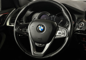 Подержанный автомобиль BMW X3 2019 года (15 фото)