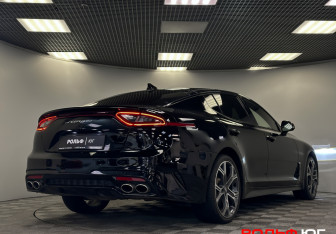 Подержанный автомобиль Kia Stinger 2018 года (32 фото)