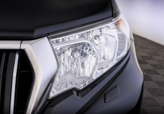 Подержанный автомобиль Toyota Land Cruiser Prado 2018 года (16 фото)