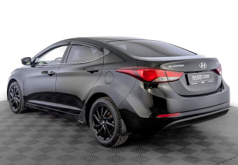 Подержанный автомобиль Hyundai Elantra Sedan 2014 года (7 фото)