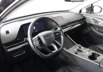 Подержанный автомобиль Omoda C5 2023 года (9 фото)