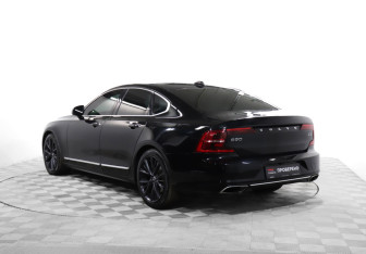 Подержанный автомобиль Volvo S90 2019 года (7 фото)