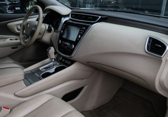 Подержанный автомобиль Nissan Murano Suv 2017 года (7 фото)