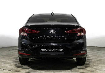 Подержанный автомобиль Hyundai Elantra Sedan 2020 года (4 фото)