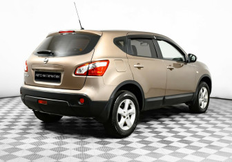 Подержанный автомобиль Nissan Qashqai 2013 года (5 фото)