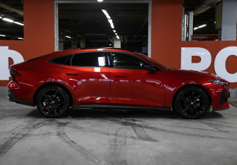 Подержанный автомобиль Changan UNI-V 2023 года (4 фото)