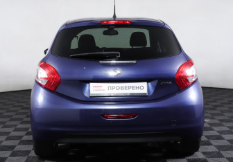 Подержанный автомобиль Peugeot 208 2013 года (6 фото)