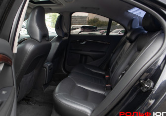 Подержанный автомобиль Volvo S80 2010 года (8 фото)