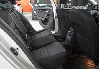 Подержанный автомобиль Skoda Octavia Liftback 2017 года (12 фото)