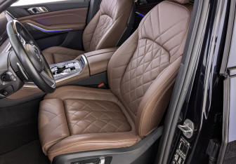Подержанный автомобиль BMW X5 2023 года (20 фото)
