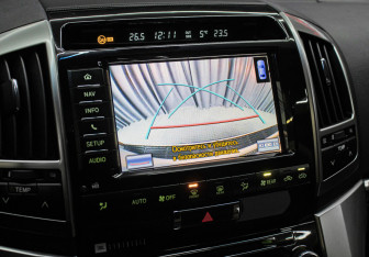 Подержанный автомобиль Toyota Land Cruiser Suv 2015 года (22 фото)