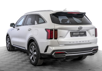 Подержанный автомобиль Kia Sorento 2021 года (6 фото)