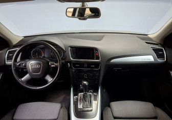 Подержанный автомобиль Audi Q5 2008 года (17 фото)