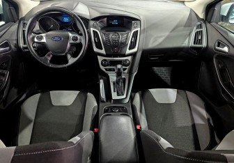 Подержанный автомобиль Ford Focus Sedan 2013 года (9 фото)