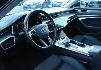 Подержанный автомобиль Audi A6 Sedan 2021 года (13 фото)
