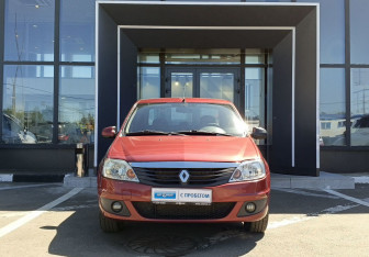 Подержанный автомобиль Renault Logan Sedan 2013 года (2 фото)