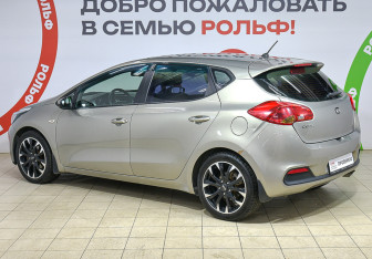 Подержанный автомобиль Kia Ceed Hatchback 2014 года (6 фото)