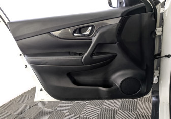 Подержанный автомобиль Nissan X-Trail 2020 года (19 фото)