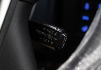 Подержанный автомобиль Toyota Land Cruiser Prado 2023 года (22 фото)