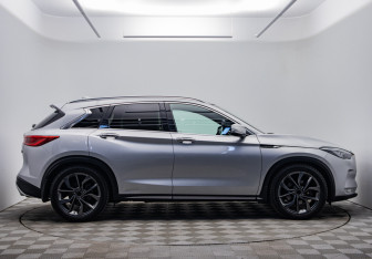 Подержанный автомобиль Infiniti QX50 2018 года (4 фото)