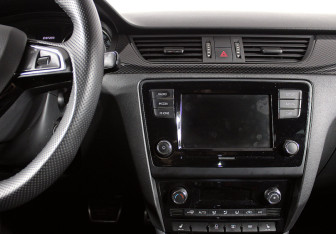 Подержанный автомобиль Skoda Rapid Liftback 2018 года (9 фото)