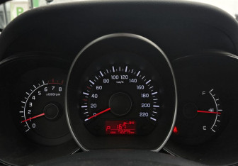 Подержанный автомобиль Kia Rio Sedan 2013 года (12 фото)