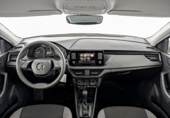 Подержанный автомобиль Skoda Rapid Liftback 2021 года (14 фото)