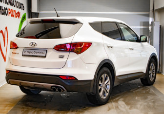 Подержанный автомобиль Hyundai Santa Fe 2013 года (4 фото)