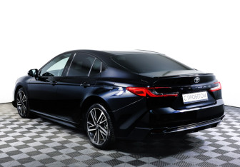 Подержанный автомобиль Toyota Camry Sedan 2024 года (7 фото)