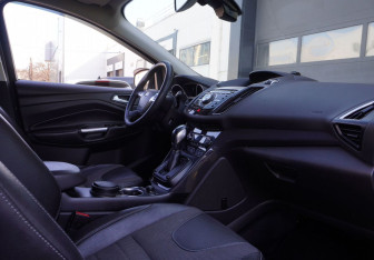 Подержанный автомобиль Ford Kuga 2016 года (11 фото)